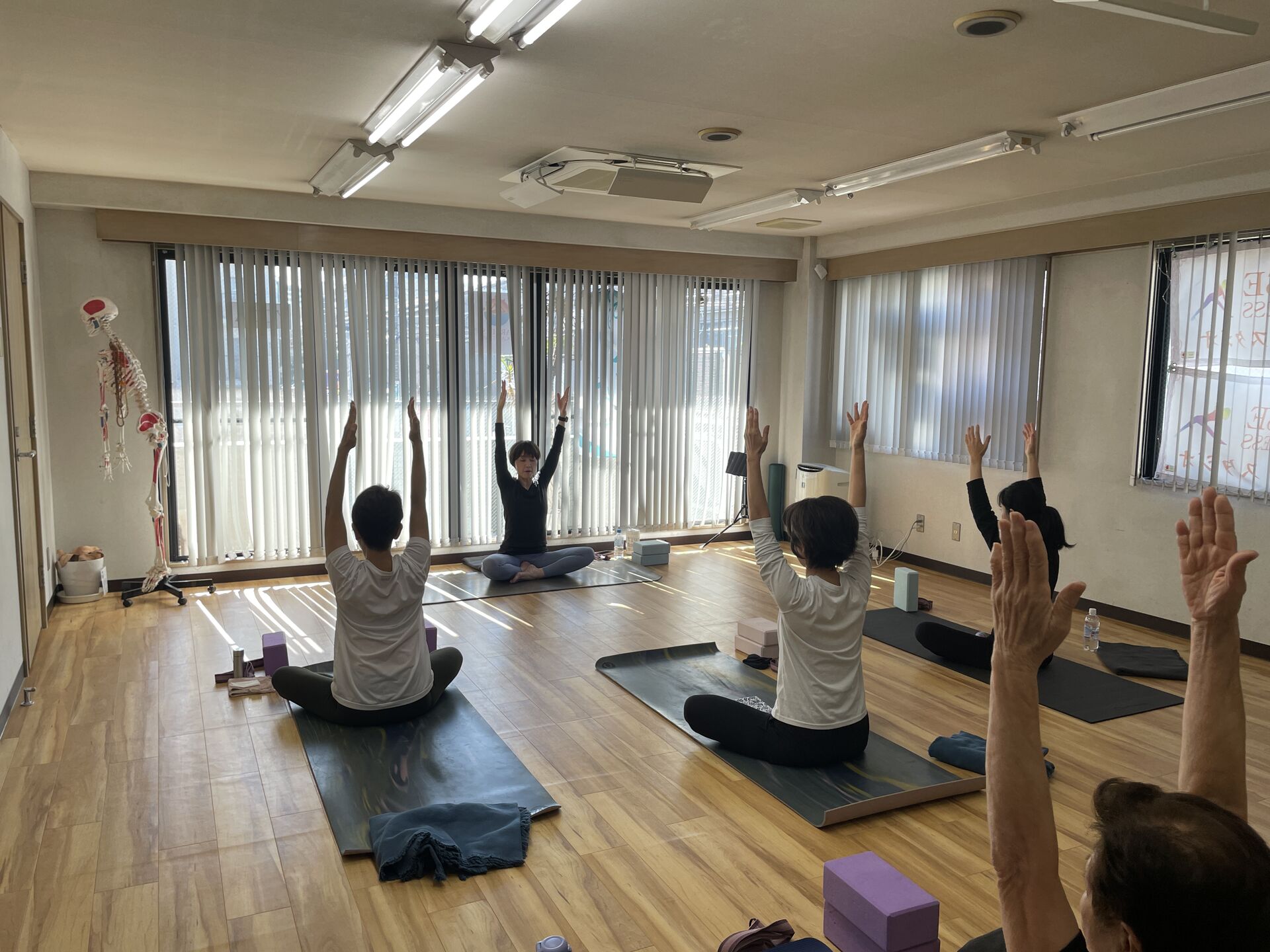 美姿勢骨盤ヨガ オンライン